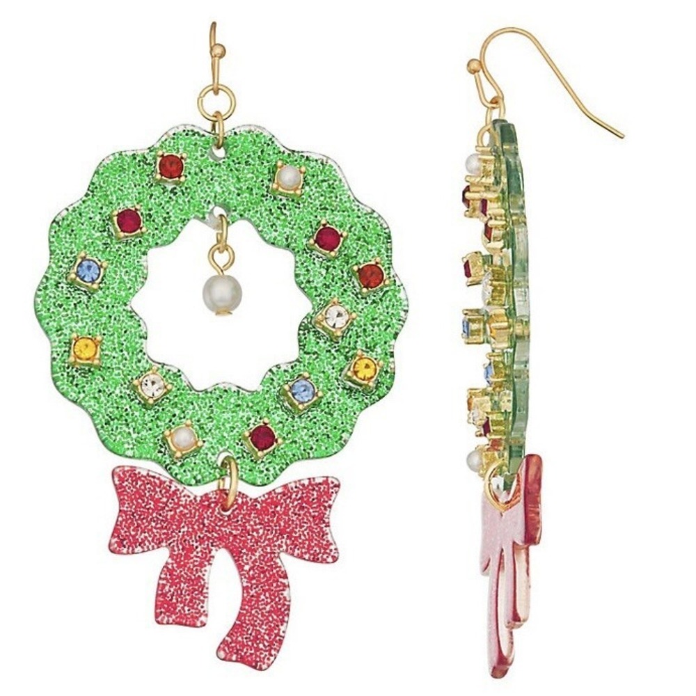 Celebrate Together Christmas Wreath Earrings New in Package Fishhook Gold Tone